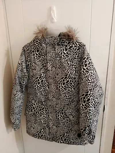 Abrigo y parca con diseño animal print - miniatura 2