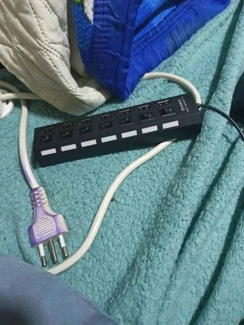 Hub USB con múltiples puertos - 2