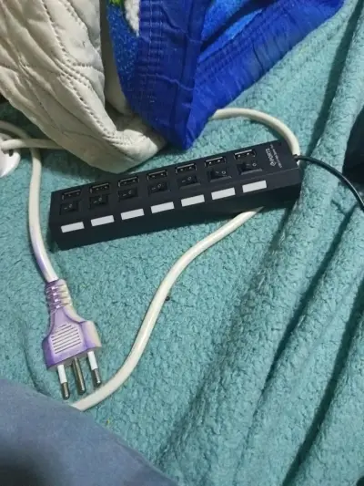 Hub USB con múltiples puertos - miniatura 2