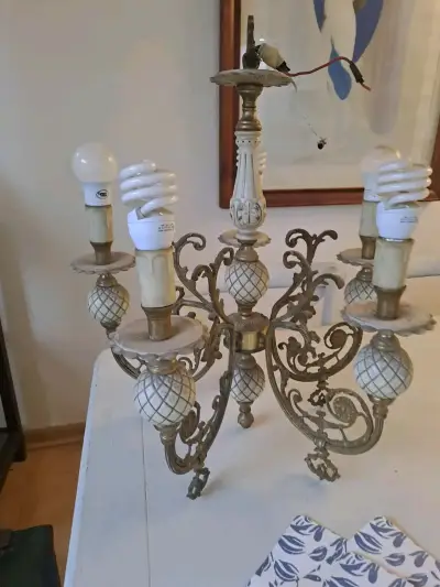 Lámpara de araña vintage dorada - miniatura 2