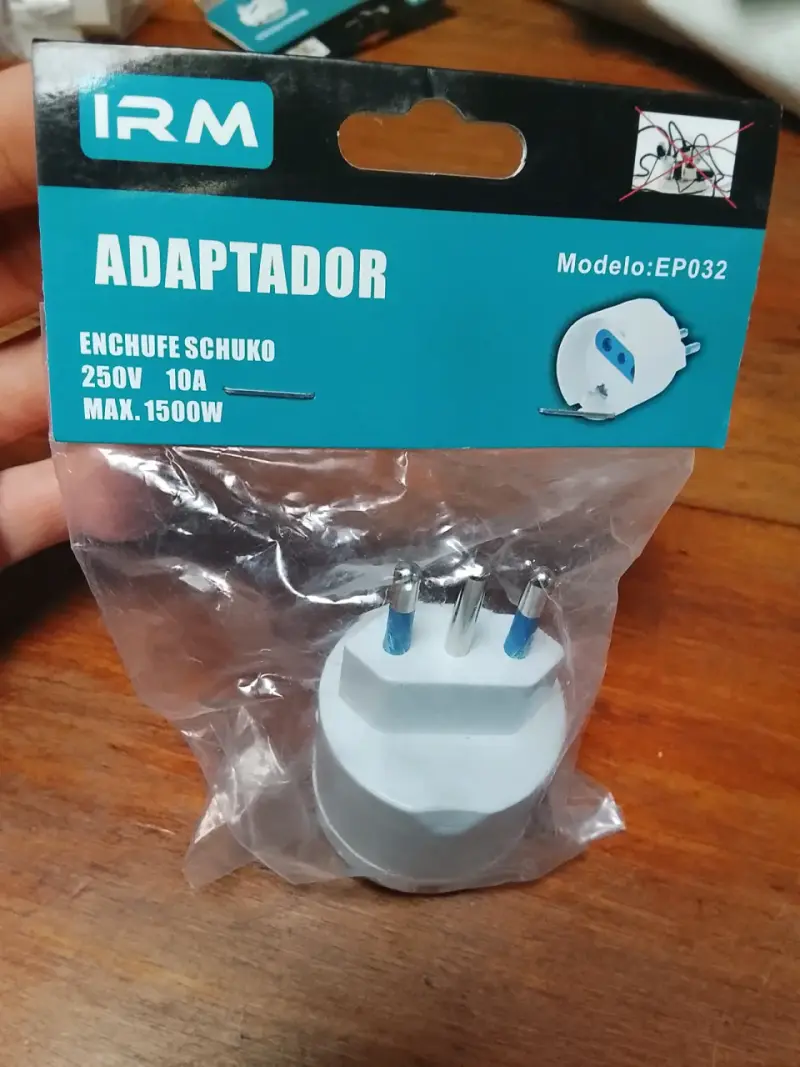 Adaptadores de enchufe eléctricos - 4