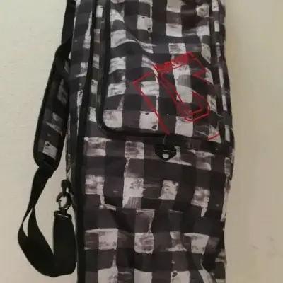 Funda negra para snowboard - miniatura 1