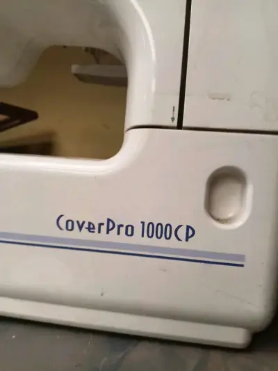 Máquina de coser Janome CoverPro 1000 - miniatura 2