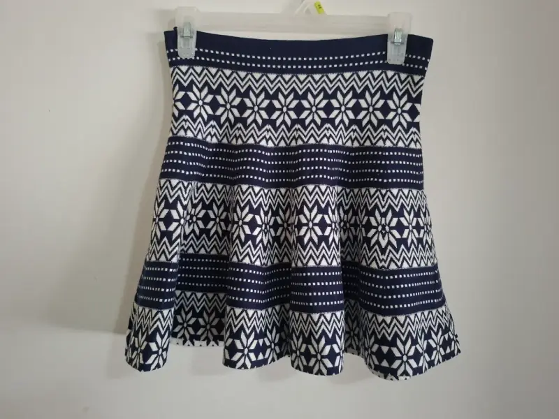 Falda de lana azul y blanca