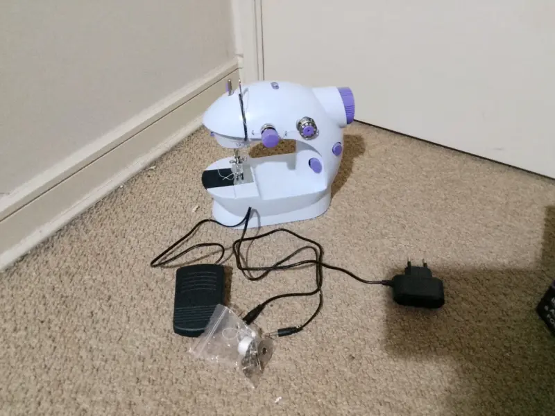 Mini máquina de coser SM-202A - 3