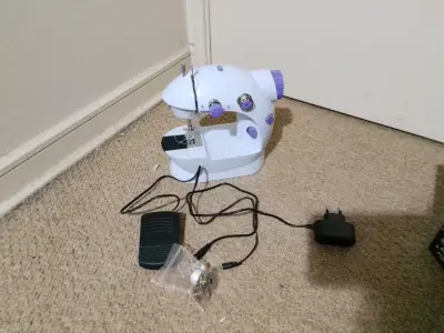 Mini máquina de coser SM-202A - miniatura 3