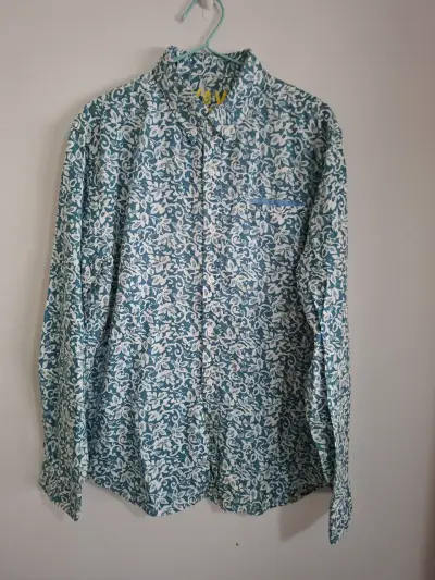 Camisa estampada azul y blanca - miniatura 1