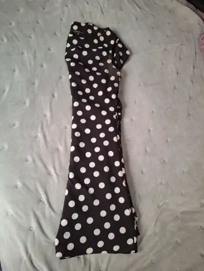 Vestido negro con lunares - miniatura 3