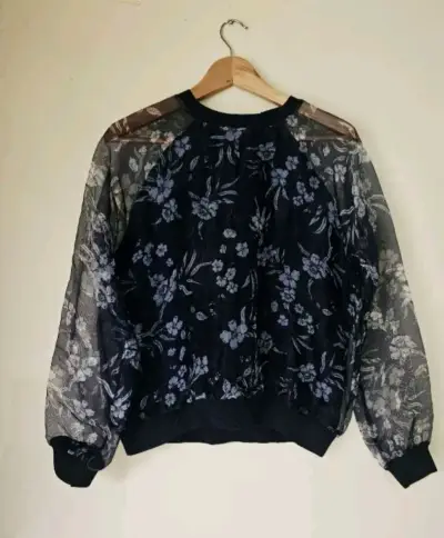Polero  azul  floral con mangas transparente - miniatura 2