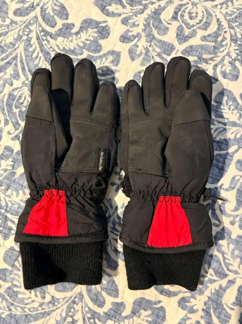 Guantes Body Glove negros y rojos Niño - 2