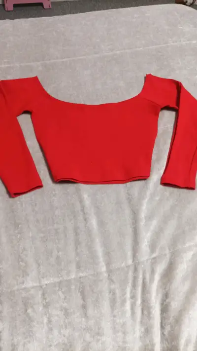 Top rojo de manga larga - miniatura 1