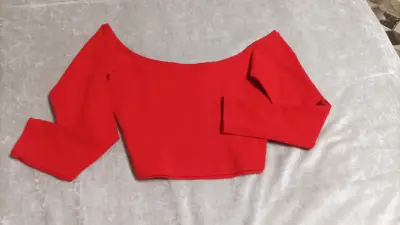 Top rojo de manga larga - miniatura 2