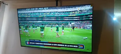 Televisor Hisense pantalla LED 70 pulgadas - miniatura 1
