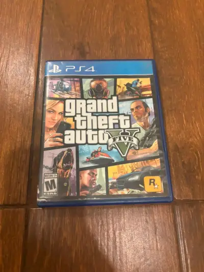 PS4 con GTA 5 - miniatura 4