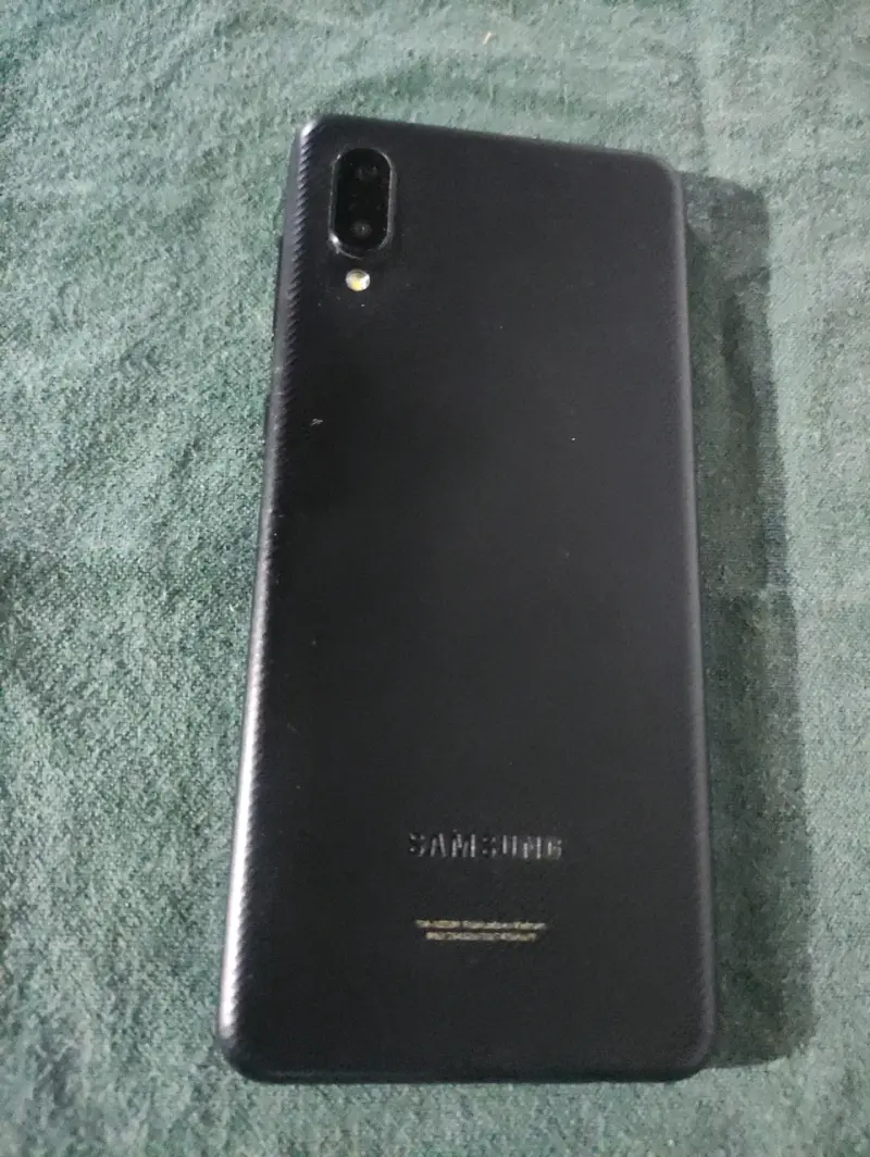 Samsung A02 sin cargador - 3