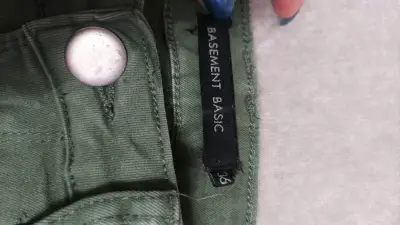 Jeans verdes con tachas - miniatura 4