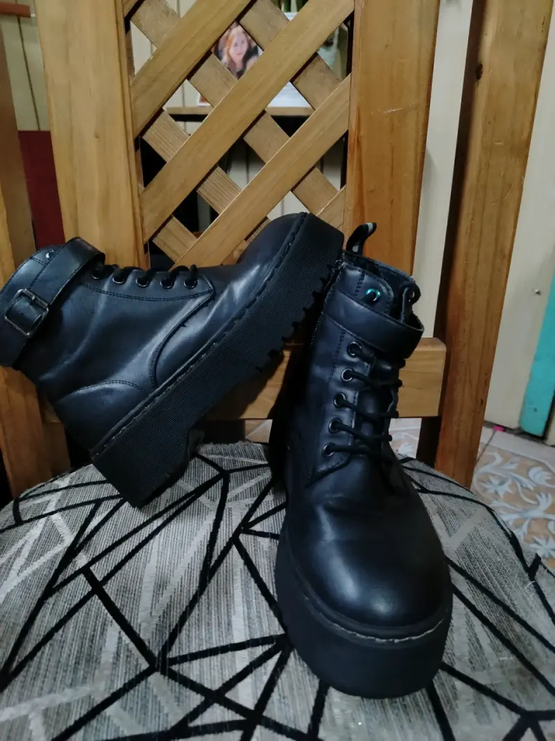 Zapatillas y zapato en perfecto estado - 11