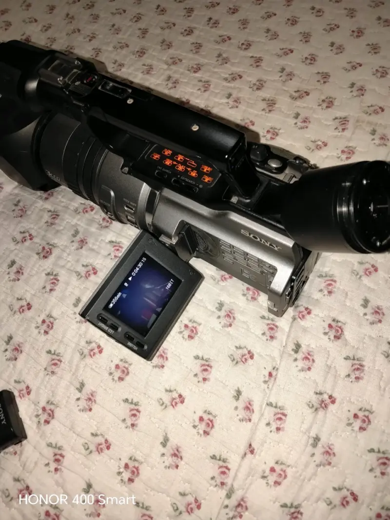 Cámara de video Sony con accesorios - 2
