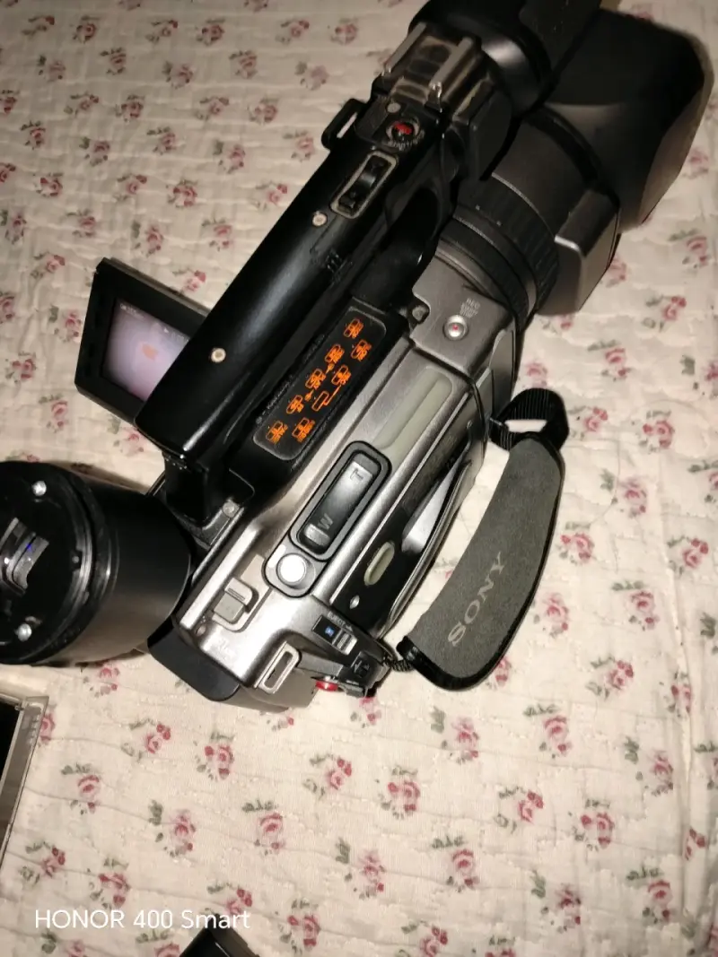 Cámara de video Sony con accesorios - 3