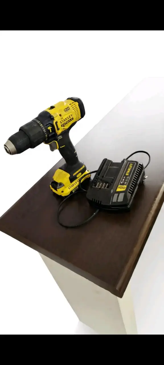 Taladro Stanley V20 con cargador