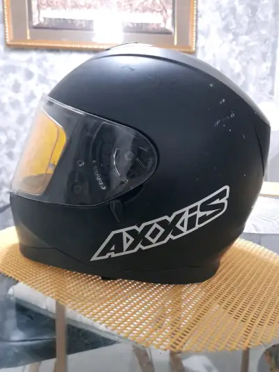 Casco de motocicleta con visera - miniatura 4