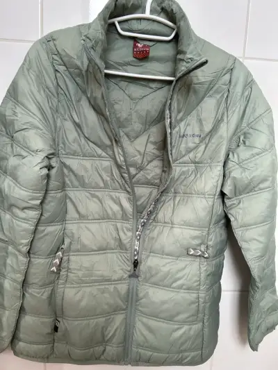 Chaqueta liviana verde - miniatura 1