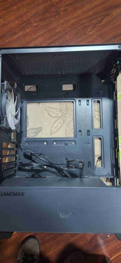 Gabinete de PC GameMax negro - miniatura 1