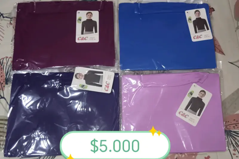 Poleras cuello alto C&C colores surtidos