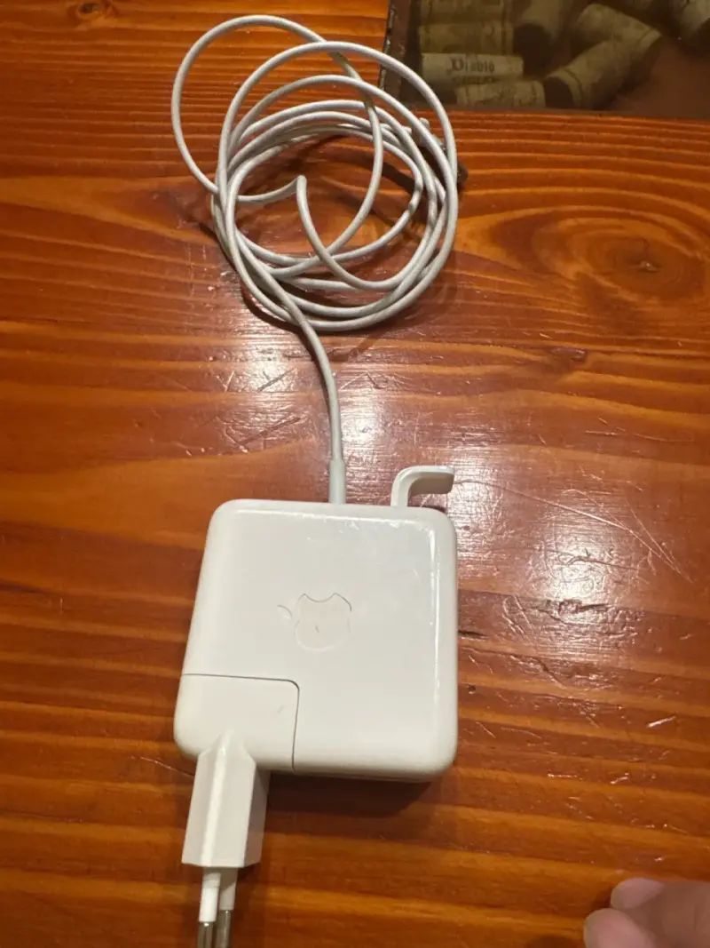 Cargador de MacBook 60W - 1