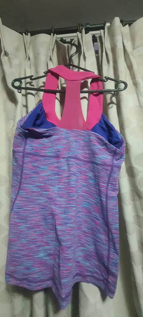 Polera deportiva rosada y morada - 2