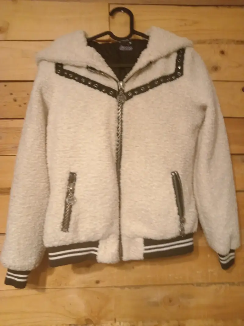 Chaqueta borreguillo blanca con cierre - 1