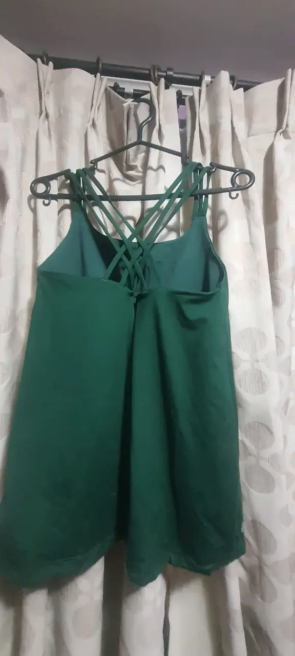 Polera verde con tirantes - 1