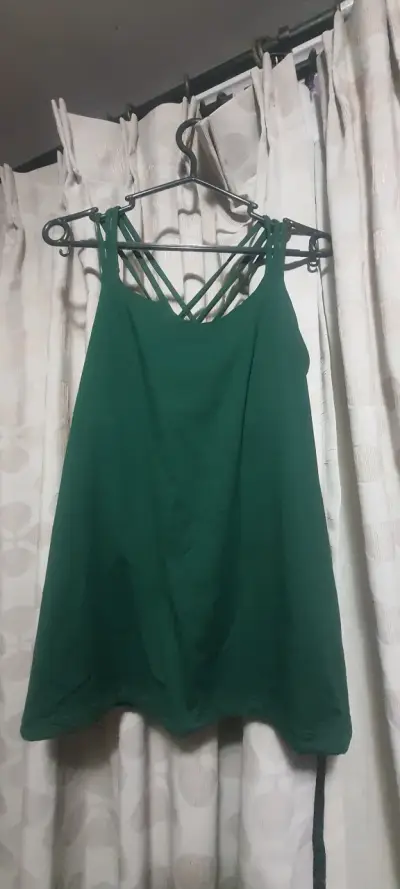 Polera verde con tirantes - miniatura 2