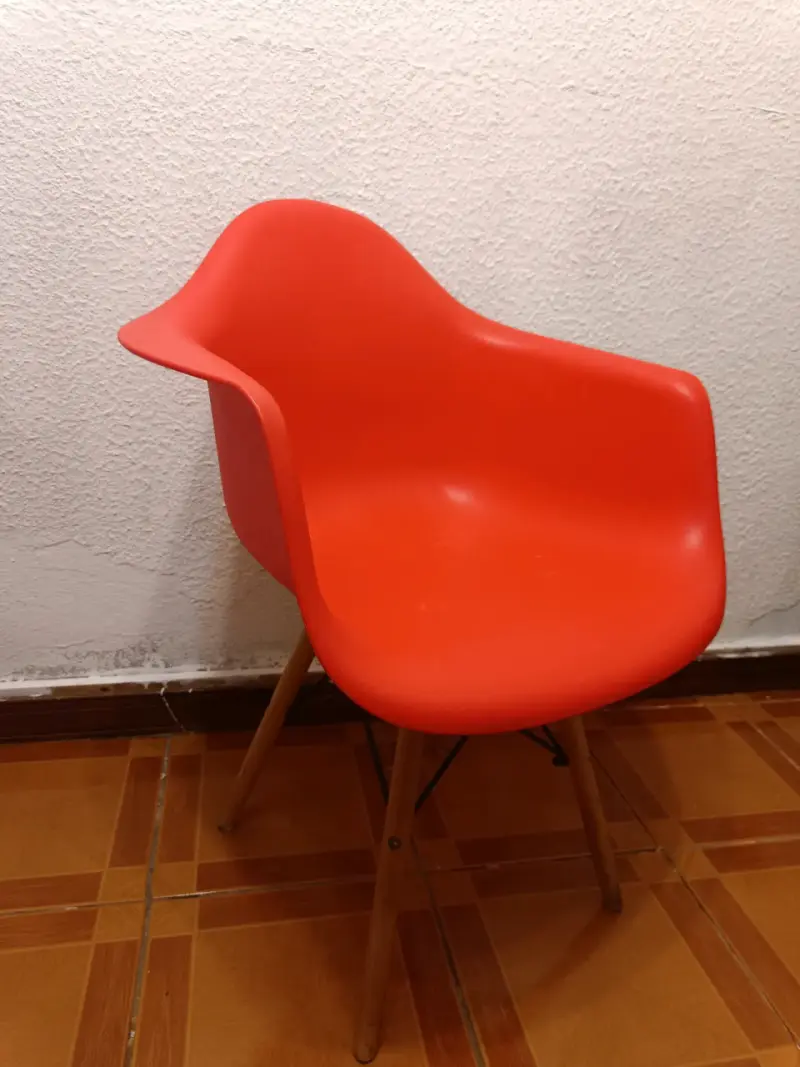 Silla moderna roja - 1