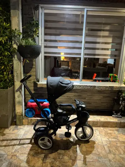 Triciclo infantil con manillar - miniatura 2