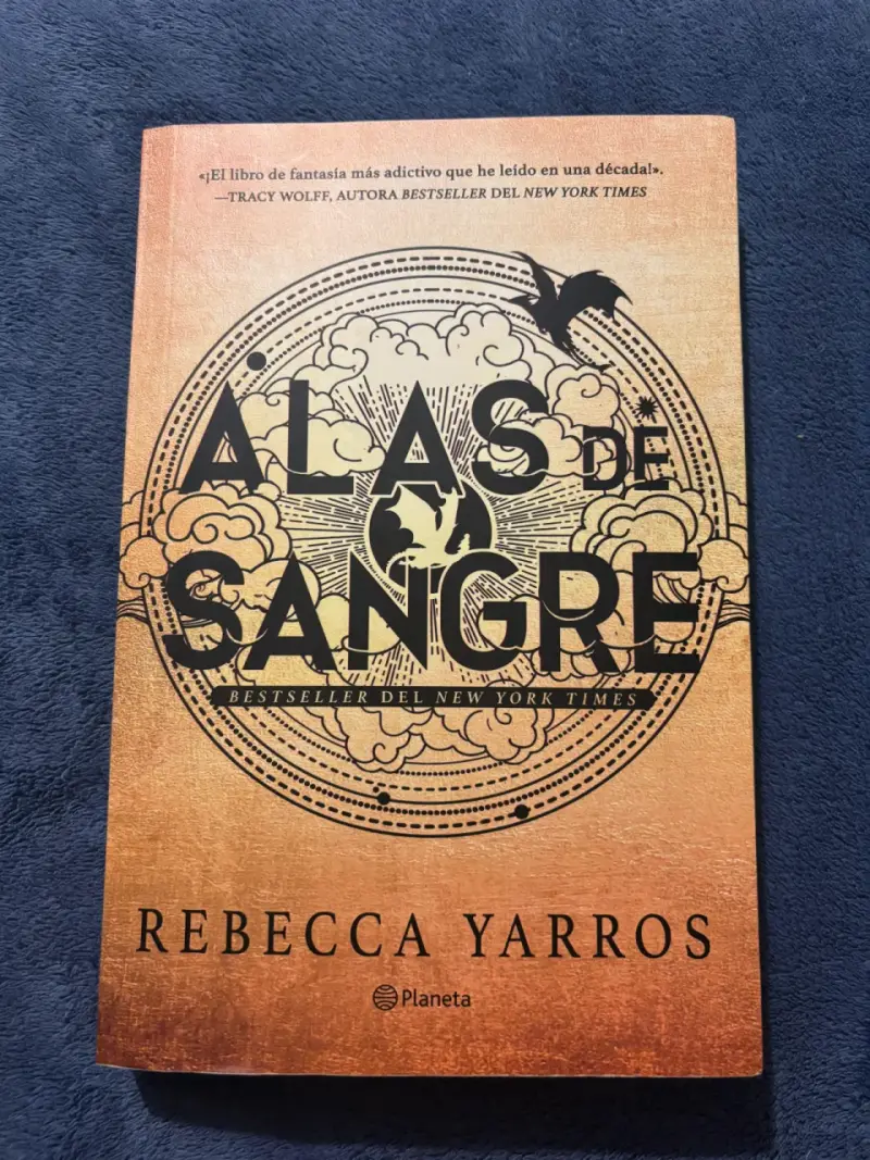 Libro 'Alas de Sangre' de Rebecca Yarros - 1
