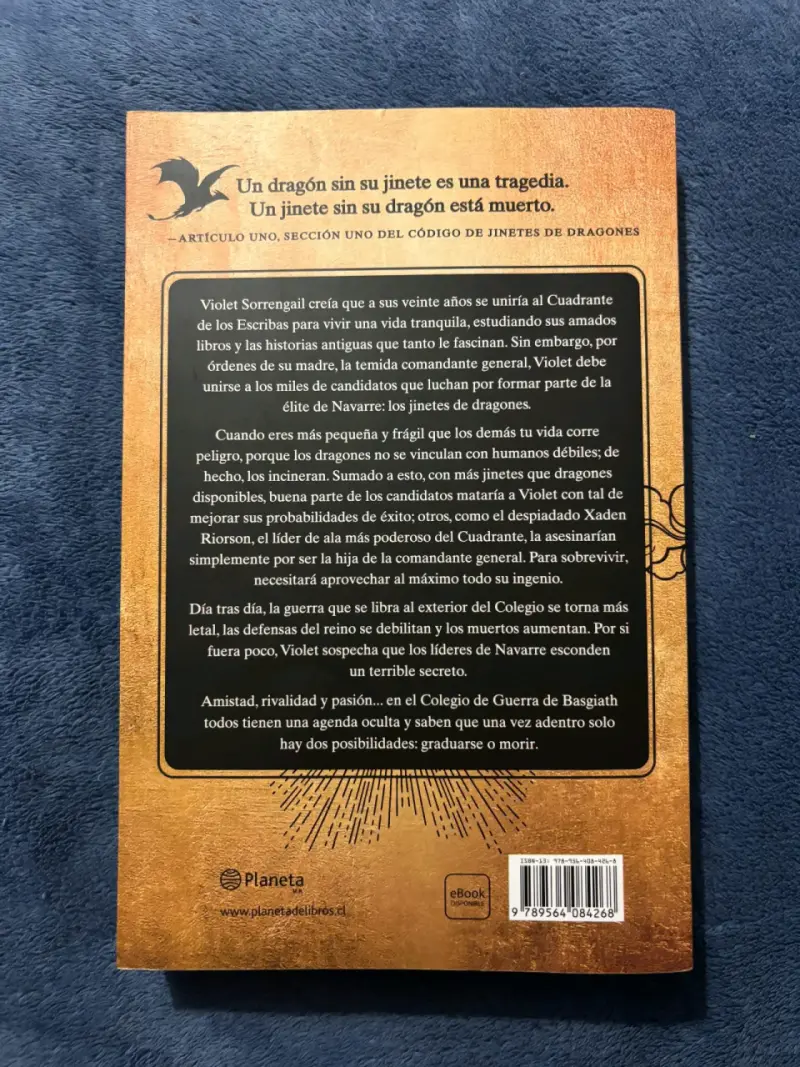 Libro 'Alas de Sangre' de Rebecca Yarros - 2