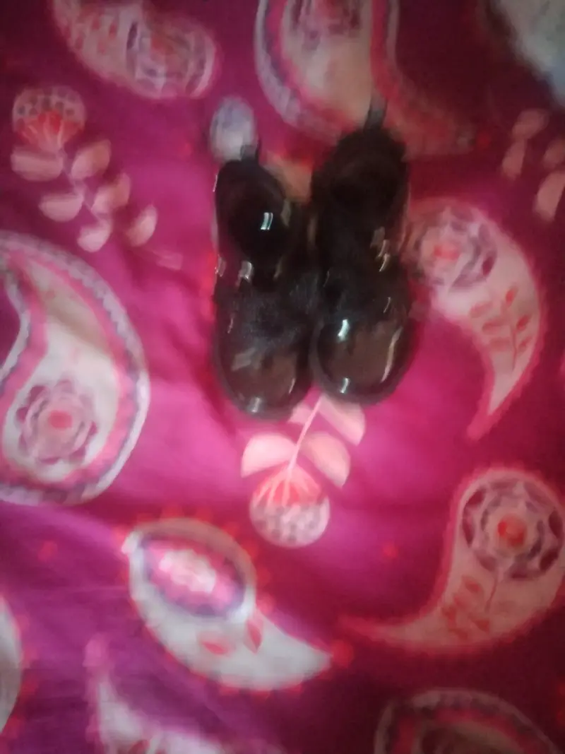 Botas negras con corazón número 24 - 2