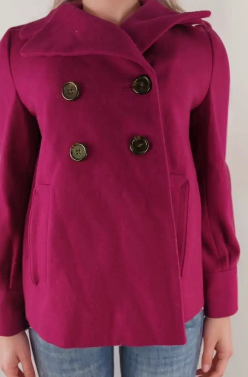 Abrigo fucsia con botones - 1