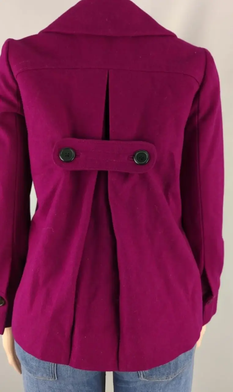 Abrigo fucsia con botones - 2