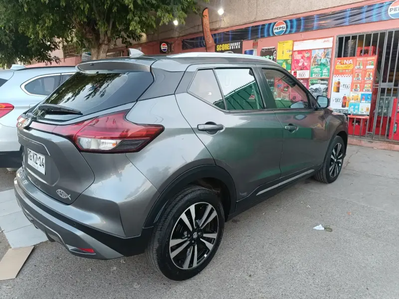 Nissan Kicks 2023 en prenda - 4