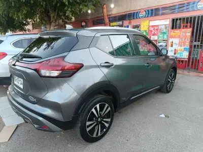 Nissan Kicks 2023 en prenda - miniatura 4
