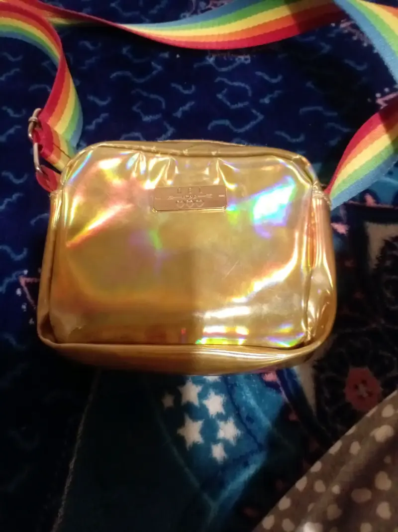 Bolso dorado con corazón para niña - 2