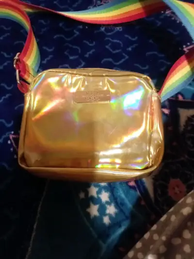 Bolso dorado con corazón para niña - miniatura 2