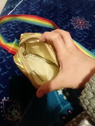 Bolso dorado con corazón para niña - miniatura 3