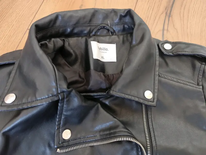 Chaqueta negra de cuero - 2