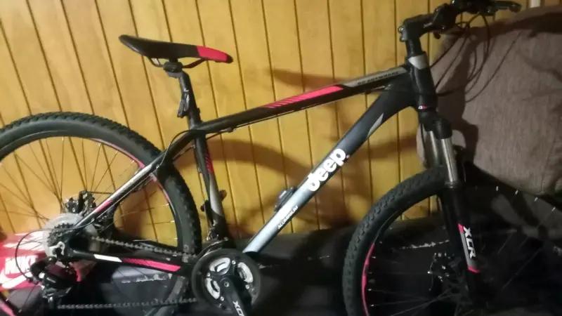 Bicicleta montaña Jeep negra