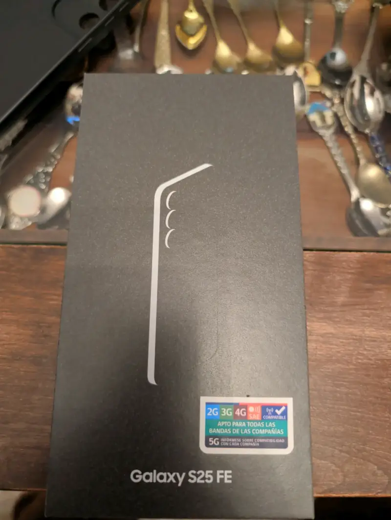 Samsung Galaxy S25 FE nuevo - 1