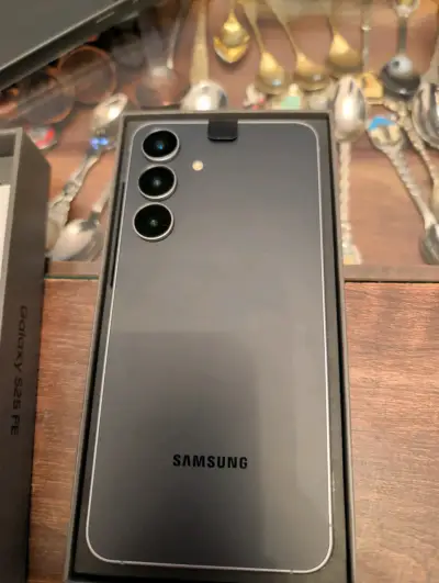 Samsung Galaxy S25 FE nuevo - miniatura 2