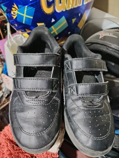 Zapatillas negras escolares puma - miniatura 1
